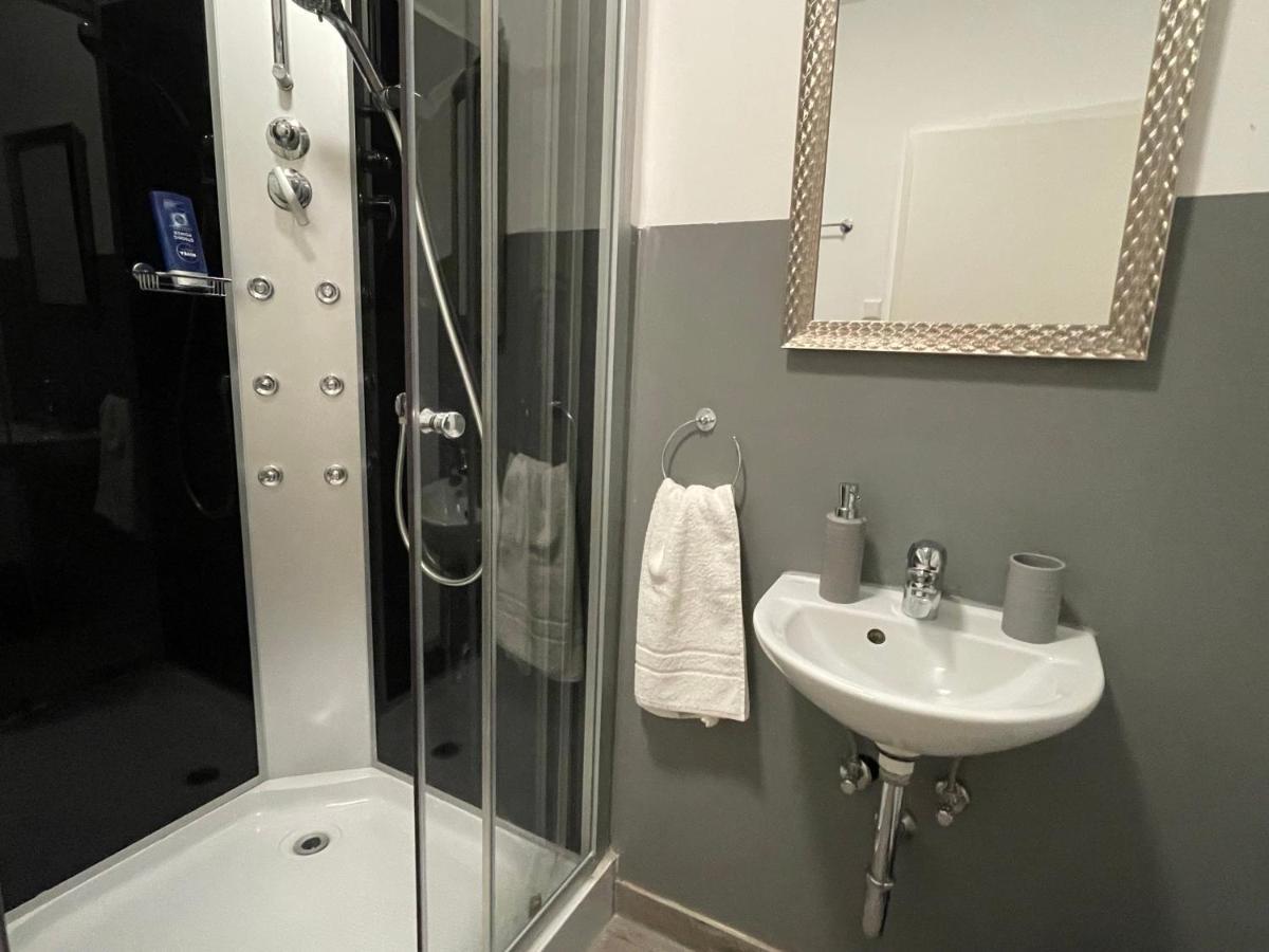 Urbansuites - Modern & Zentral In Der City - Dein Zuhause In Stuttgart Exteriör bild