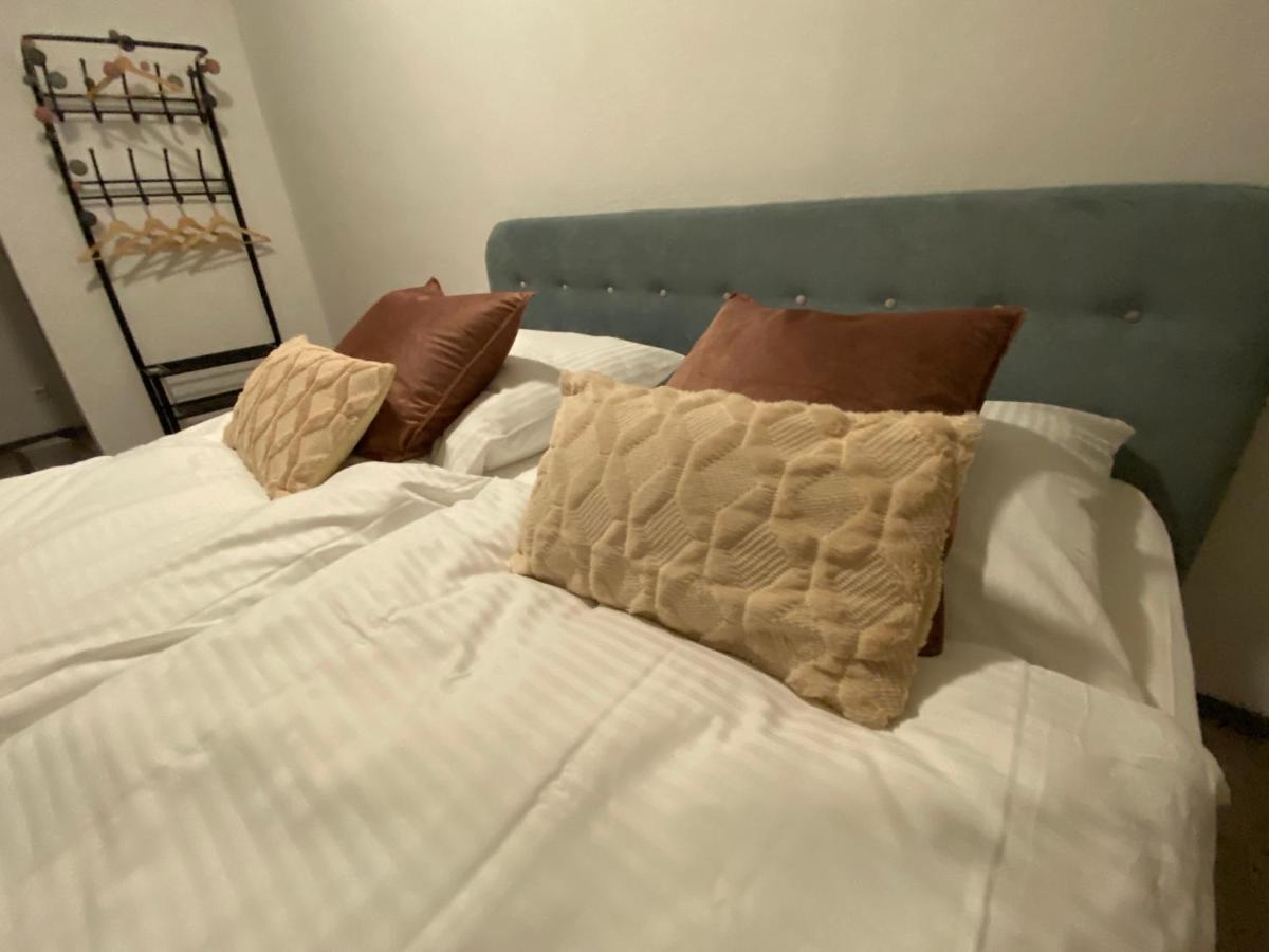 Urbansuites - Modern & Zentral In Der City - Dein Zuhause In Stuttgart Exteriör bild