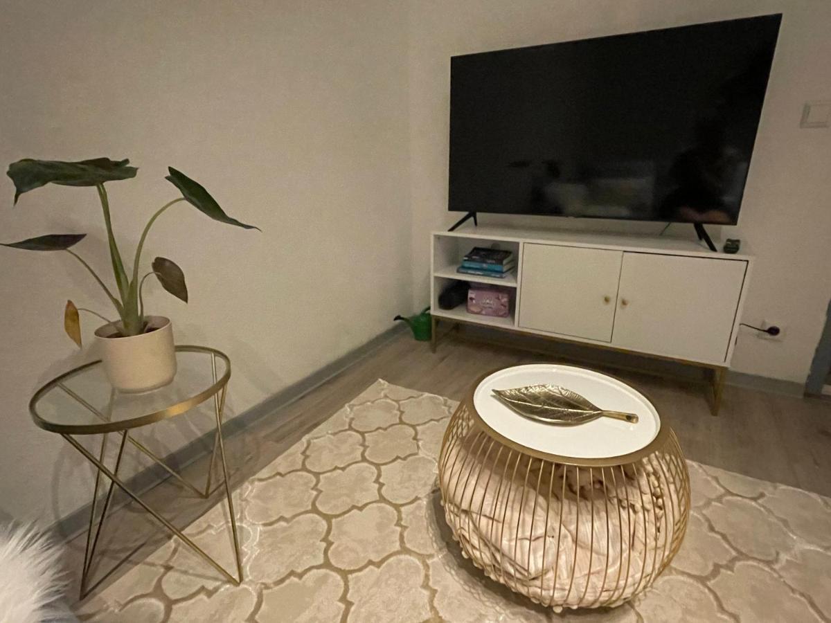 Urbansuites - Modern & Zentral In Der City - Dein Zuhause In Stuttgart Exteriör bild
